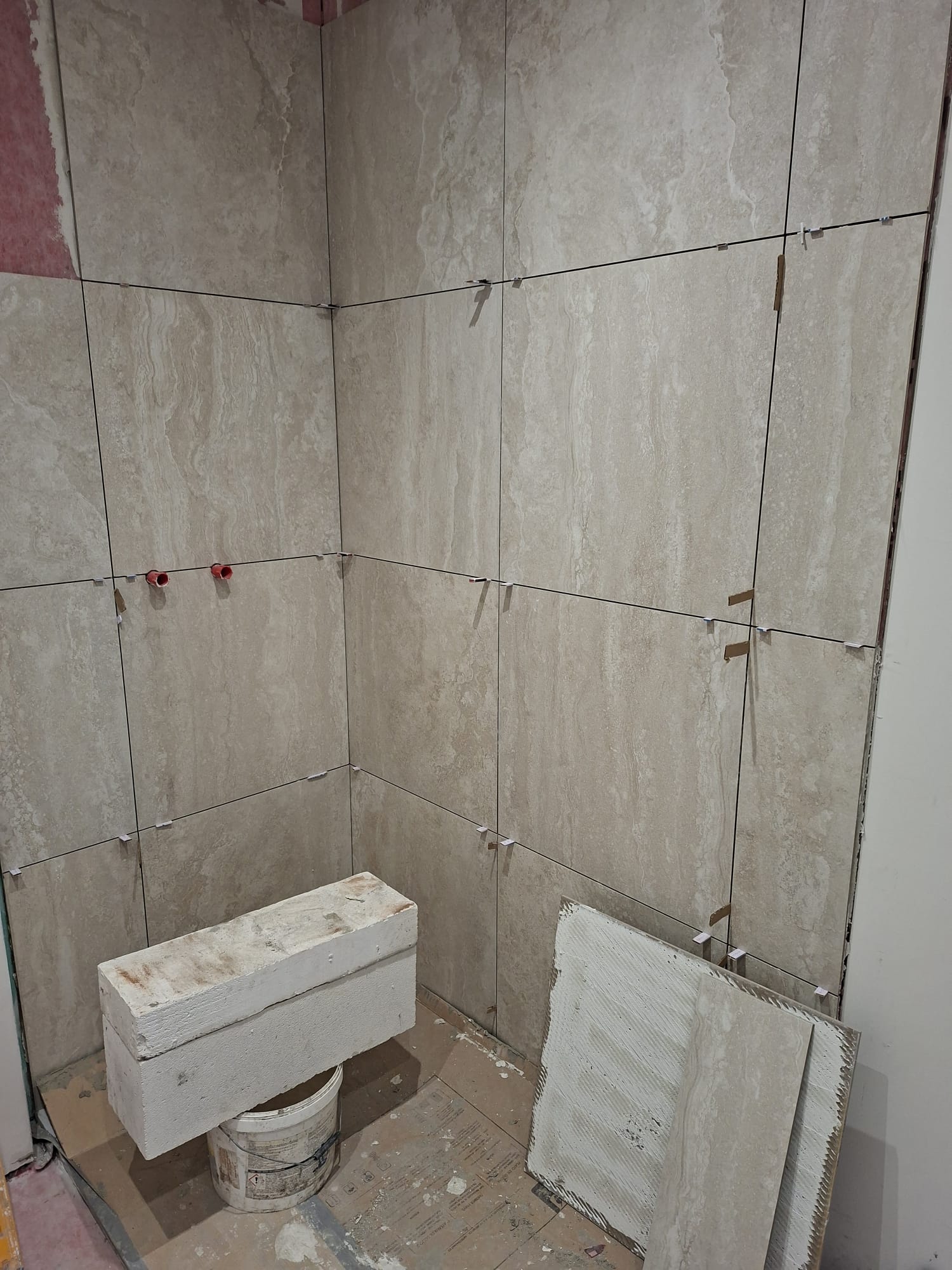 Alicatado baño porcelánico